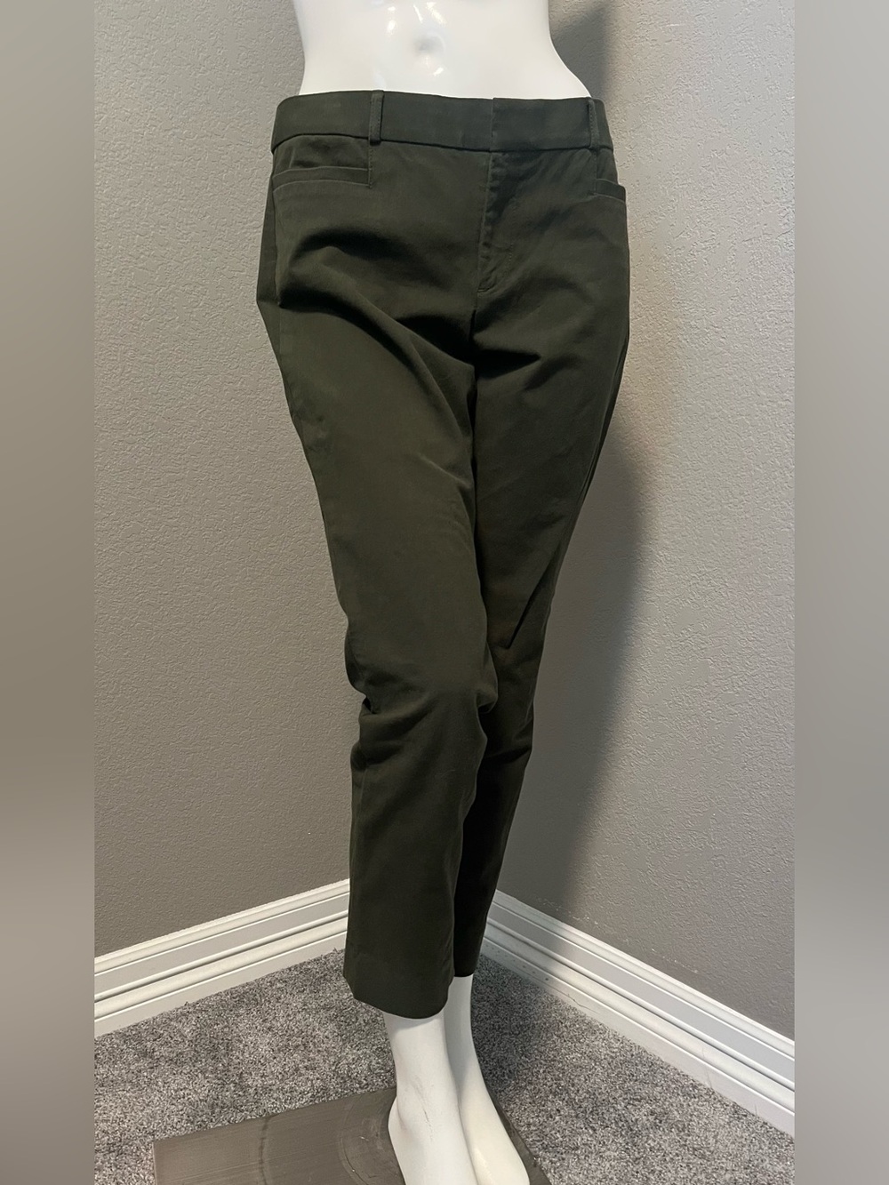 Banana Republic Women’s Olive  SLOAN Mid- Rise Straight Leg Chinos Pants Size 4